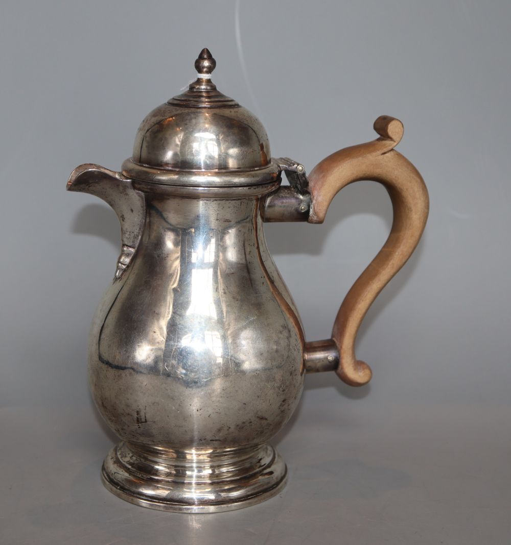 A George V silver hot water pot, makers mark rubbed, Birmingham, 1921, 19cm, gross 14.5 oz.